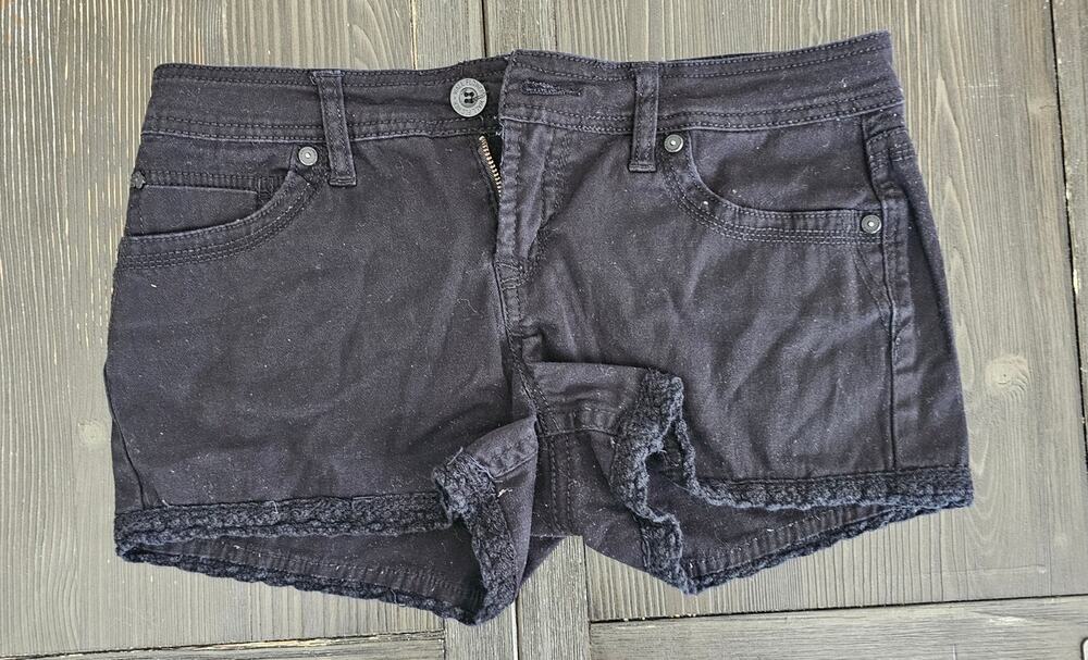 Wallflower Black Denim Shorts Curvy High Rise Stretch Cutoffs Juniors Sz 9